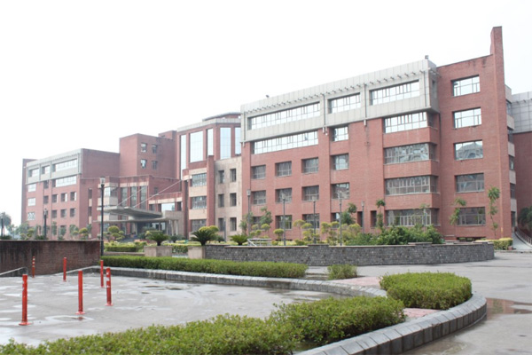  Amity School of Fashion And Technology